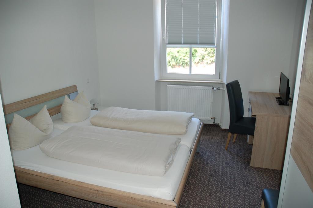 Hotel Kurfuerst Garni Germersheim Δωμάτιο φωτογραφία