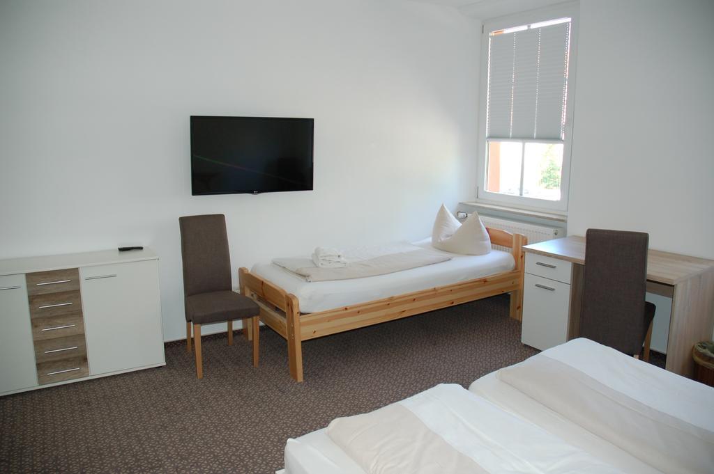 Hotel Kurfuerst Garni Germersheim Δωμάτιο φωτογραφία