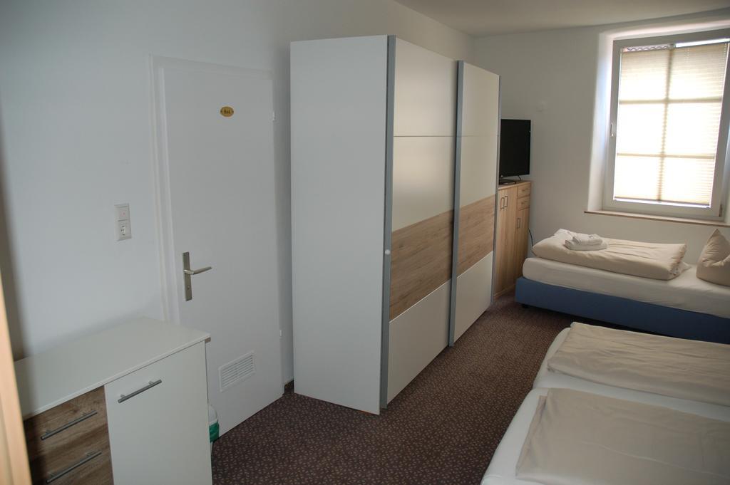 Hotel Kurfuerst Garni Germersheim Δωμάτιο φωτογραφία