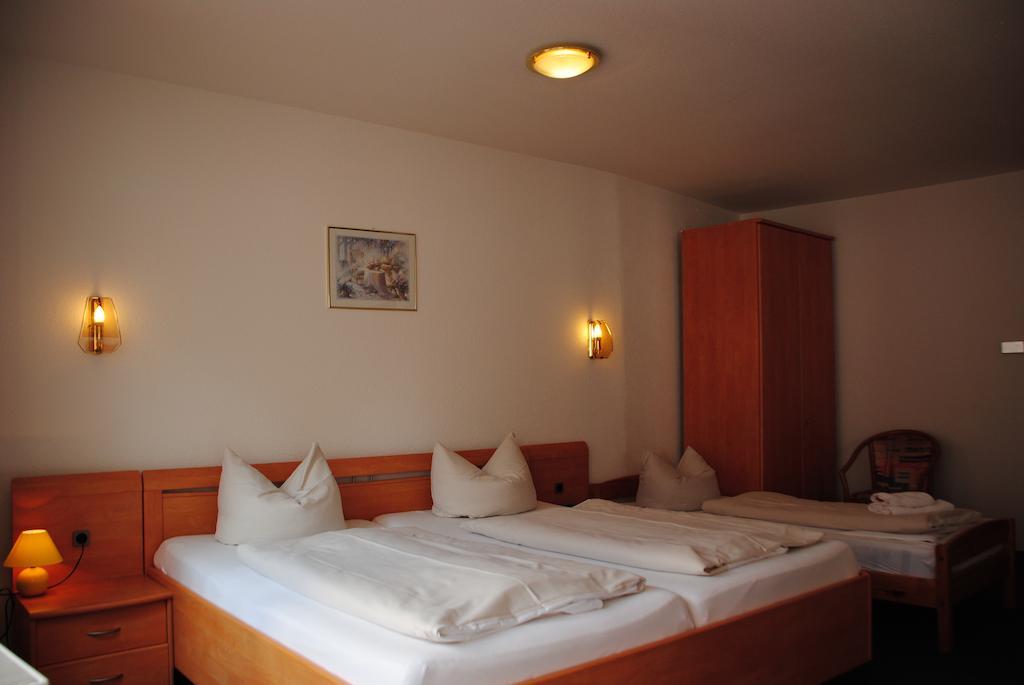 Hotel Kurfuerst Garni Germersheim Δωμάτιο φωτογραφία